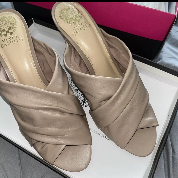 Vince Camuto Clarstie Nocciola Mestico Leather Mules Shoes 11 Medium (Nude) - Picture 4 of 6
